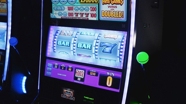 Players playing online casino and winning bonuses.